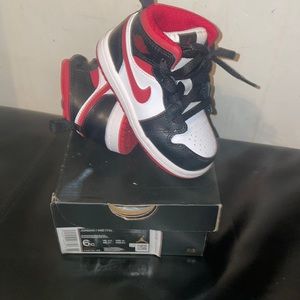 Jordan 1 mid toddler 6c